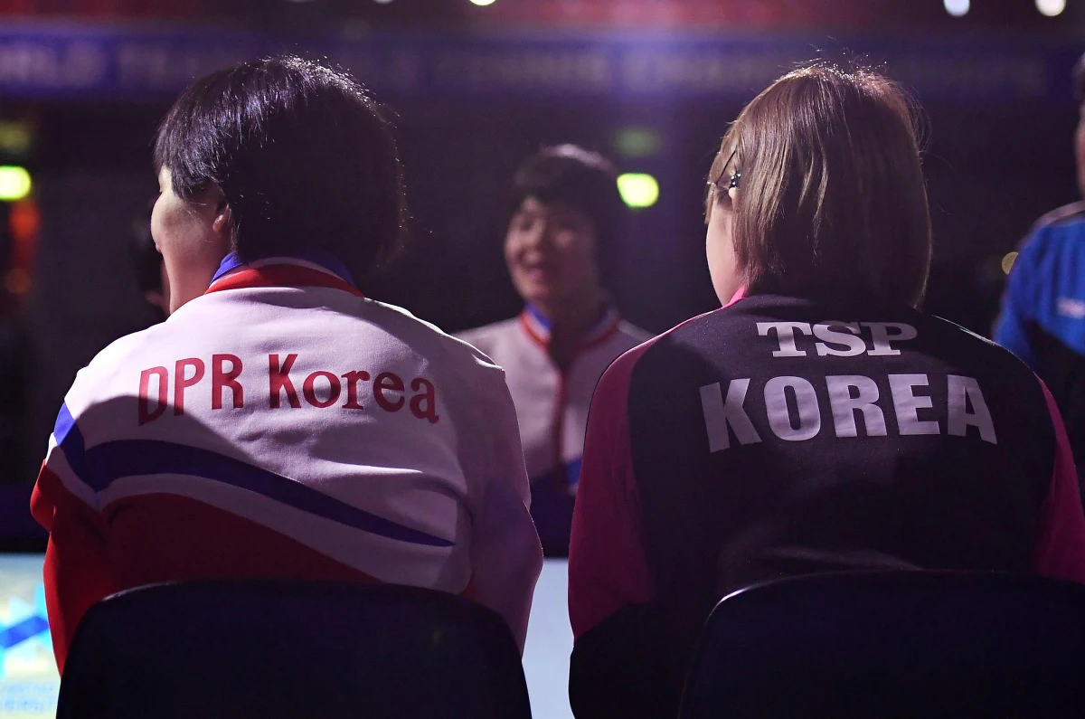 O godzinie 23.30 czasu lokalnego w piątek zegary w Korei Północnej przesunęły się o 30 minut, do północy - podały północnokoreańskie media państwowe, na które powołuje się portal BBC News. Korea Płn. przesunęła zegary, by zrównać swój czas z czasem Korei Płd.