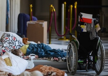 Rafalska prosi o zakończenie protestu w Sejmie. Niepełnosprawni oburzeni