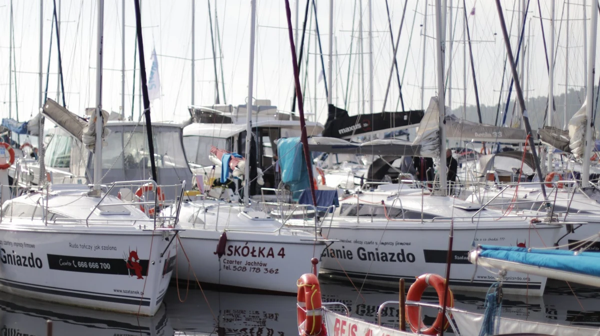 W czasie majówki policjantów można spotkać nie tylko na drogach. Na szlaku wielkich jezior mazurskich o bezpieczeństwo dbają wodne patrole. Funkcjonariusze, dbając o bezpieczeństwo sprawdzają stan trzeźwości osób pływających różnego rodzaju urządzeniami. Efekty już są.