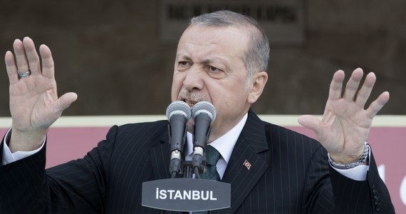 Prezydent Turcji Recep Tayyip Erdogan oświadczył, przedstawiając swój program wyborczy, że jego kraj rozpocznie nowe operacje wojskowe wzdłuż swych granic. Będą one wzorowane na dwóch wcześniejszych ofensywach w Syrii.