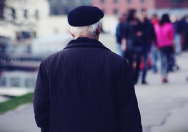 Seniorzy, uwaga na darmowe badania i tanie pielgrzymki. PORADNIK!