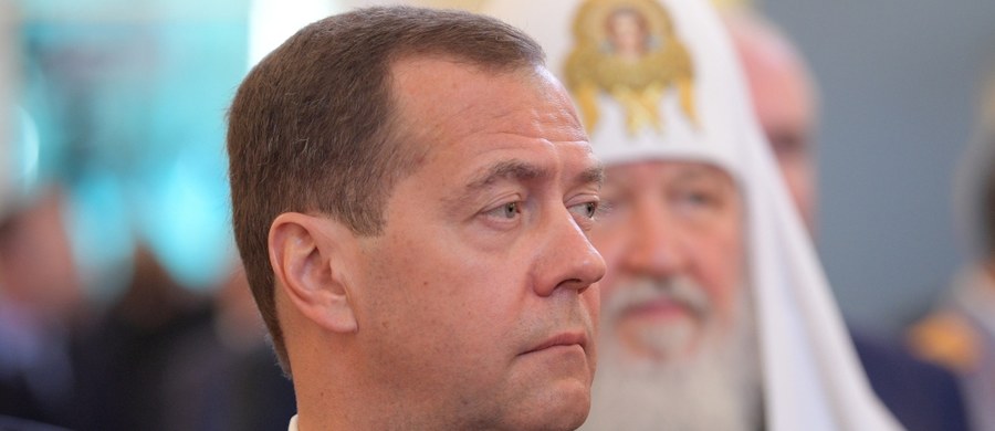 Dmitrij Miedwiediew, która ma ponownie stanąć na czele rządu Rosji, zaproponował parlamentarzystom zmiany na stanowisku wicepremierów. Odejść ma pięcioro spośród dziewięciorga wicepremierów - relacjonują rosyjskie agencje prasowe. 