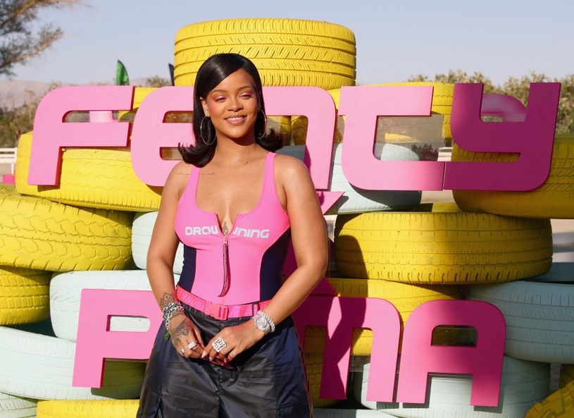 W ostatnich dniach Rihanna rozgrzała swoich fanów serią seksownych zdjęć, które promują kolekcje bielizny Savage x Fenty. 