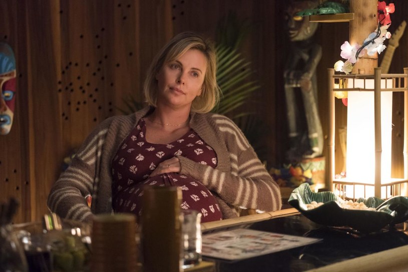 "Tully", nowy film twórców "Juno", to słodko-gorzki obraz prawdy o macierzyństwie, którego ucieleśnieniem jest Charlize Theron. Aktorka podkreśla, że temat depresji poporodowej to problem, którego nie można zamykać w ciasnym pudełku z podpisem "zmęczona matka".

 