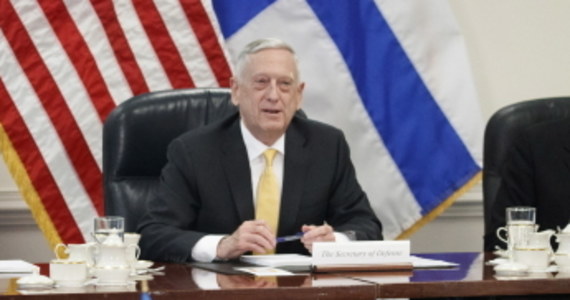 ​Szef Pentagonu Jim Mattis powiedział w środę, że USA będą wraz z sojusznikami pracować nad tym, by Iran nie zdobył broni atomowej. Dzień wcześniej prezydent Donald Trump powiedział, że wycofuje USA z międzynarodowego porozumienia nuklearnego z Teheranem.