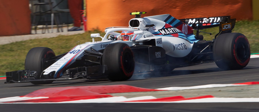 ​Hiszpański dziennik “El Mundo" na łamach piątkowego wydania opisuje powrót Roberta Kubicy do wyścigów Formuły 1. Jak podkreśla autor, polski kierowca jest wyjątkową osobą wśród zawodników F1, m.in. ze względu na wyznawane zasady. Kubica, który jeździł w Formule 1 w latach 2006-2010, powrócił w piątek na tor tych zawodów w ramach treningów przed niedzielnym Grand Prix Hiszpanii. Od stycznia jest rezerwowym kierowcą rozwojowym zespołu Williamsa.