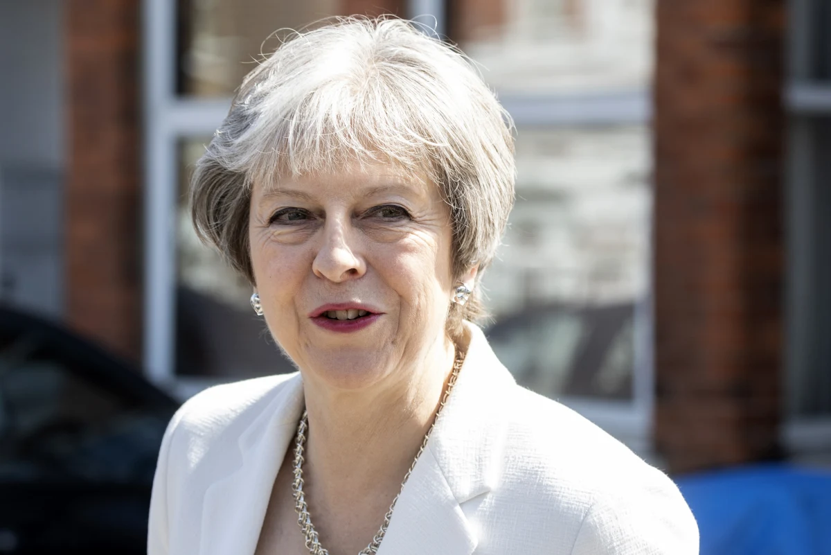 ​Premier Theresa May powiedziała prezydentowi USA Donaldowi Trumpowi w rozmowie telefonicznej, że Wielka Brytania i jej europejscy partnerzy są zdecydowani zapewnić, że porozumienie w sprawie programu nuklearnego Iranu zostanie utrzymane. Jak poinformowała rzeczniczka szefowej brytyjskiego rządu, May wskazała, że utrzymanie tego porozumienia to najlepszy sposób, by zapobiec opracowaniu przez Iran broni nuklearnej.