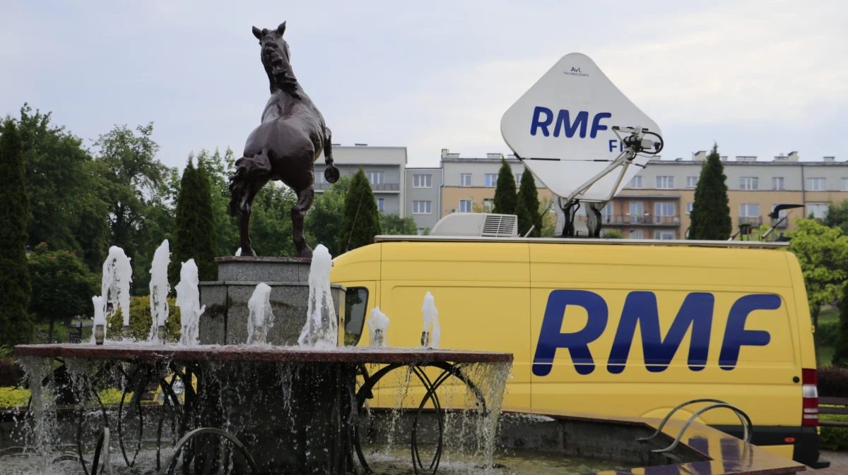 Konin - niewiele ponad 100 kilometrów od Poznania i niewiele ponad 200 od Warszawy. Centralna Polska, wschodnia Wielkopolska. Konin był dziś Twoim Miastem w Faktach RMF FM! Czekaliśmy na Was przed konińskim domem kultury przy fontannie.