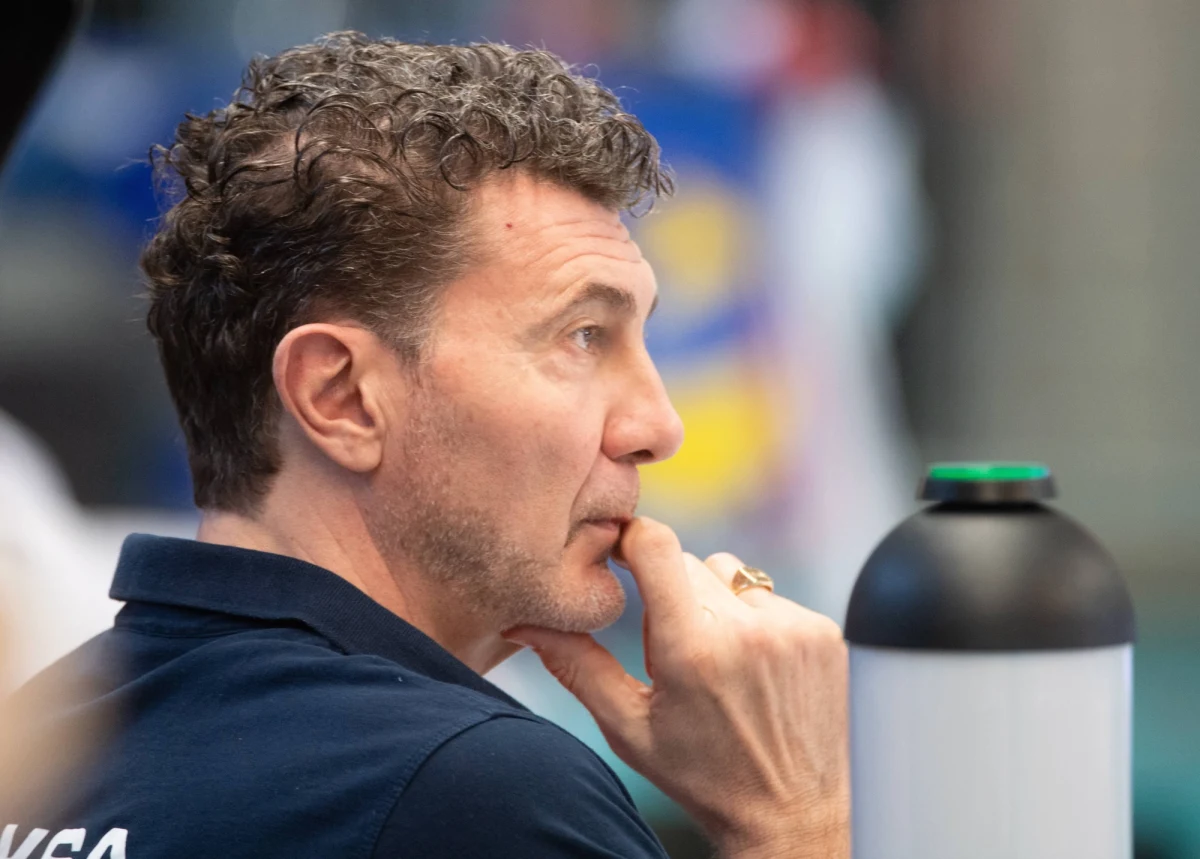 Siatkarze Zaksy Kędzierzyn-Koźle przegrali z włoskim zespołem Cucine Lube Civitanova 1:3 (21:25, 25:22, 15:25, 18:25) w półfinale Final Four Ligi Mistrzów w Kazaniu. Wicemistrzowie Polski czekają na wyłonienie rywala w niedzielnym meczu o trzecie miejsce.