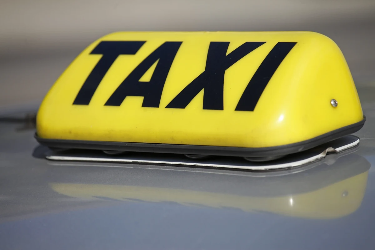 Napad na taksówkarza w Sanoku. 47-latek został zaatakowany przez dwóch pasażerów - mówi Anna Oleniacz z zespołu prasowego policji w Sanoku. Do zdarzenia doszło wczoraj tuż po godzinie 13.