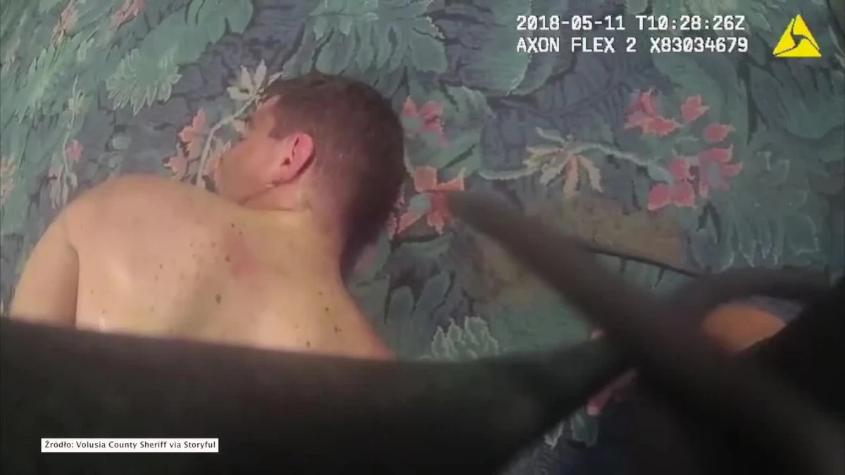 Nagi mężczyzna groził, że na lotnisku Daytona na Florydzie wybuchnie bomba. Funkcjonariusz poraził go paralizatorem, ponieważ ignorował polecenia policjantów.