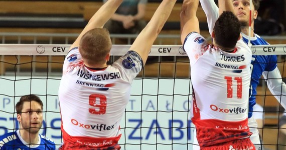 Siatkarze Zaksy Kędzierzyn-Koźle po porażce z włoskim Sir Colussi Sicoma Perugia 2:3 (25:17, 27:29, 25:19, 23:25, 7:15) zajęli czwarte miejsce w turnieju finałowym Ligi Mistrzów, który rozgrywany jest w Kazaniu.