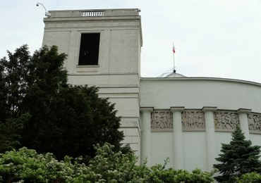 Nocna napaść pod Sejmem. Policja wyjaśnia sprawę