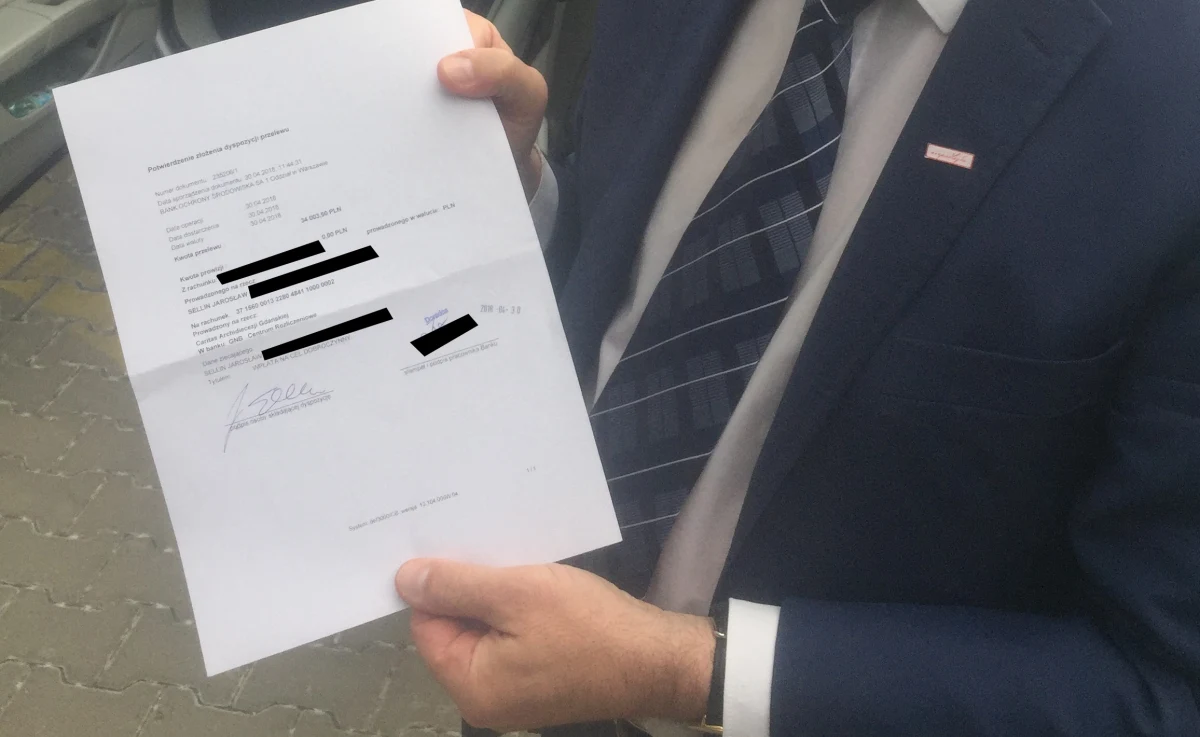 "Poradziłem sobie z tym problemem. Przekazałem na Caritas Archidiecezji Gdańskiej 34 tys. złotych" - stwierdził w Popołudniowej rozmowie w RMF FM wiceminister kultury Jarosław Sellin pytany o przekazanie rządowych nagród na cele charytatywne. Pokazał też naszym dziennikarzom dokument potwierdzający tę transakcję. 