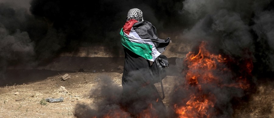 Po poniedziałkowych krwawych starciach w Strefie Gazy protestują Arabowie w Izraelu i Palestyńskiej Autonomii. W związku ze strajkiem generalnym zdecydowana większość sklepów i straganów we wschodniej, arabskiej części Jerozolimy jest zamknięta.