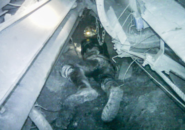 Akcja w kopalni Zofiówka: Ekstremalnie trudne warunki. JSW publikuje zdjęcia