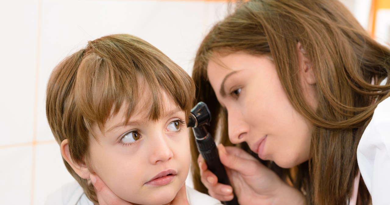 Nie tylko seniorzy. Utrata słuchu u nastolatków to rosnący problem