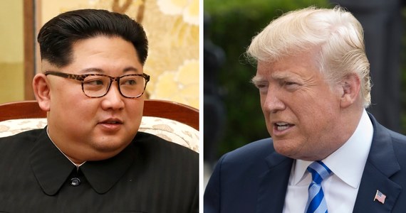 Korea Północna zagroziła odwołaniem spotkania Kim Dzong Una z prezydentem USA Donaldem Trumpem z powodu trwających manewrów wojskowych Stanów Zjednoczonych i Korei Południowej. Wcześniej z tego samego powodu odwołała zaplanowane na dzisiaj rozmowy z Koreą Południową. Trwające od piątku ćwiczenia Koreańska Centralna Agencja Prasowa (KCNA) nazwała prowokacją. Kilka godzin później, powołując się na najwyższe władze KRLD, agencja napisała zaś, że szczyt, który miałby polegać na jednostronnym przedstawieniu żądań amerykańskich wobec Korei Północnej ws. denuklearyzacji, nie jest dla Pjongjangu interesujący.