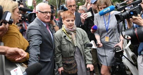Szefowa Polskiej Akcji Humanitarnej Janina Ochojska około godz. 14 nie została wpuszczona do budynku parlamentu, gdzie protestują osoby niepełnosprawne i ich opiekunowie. 