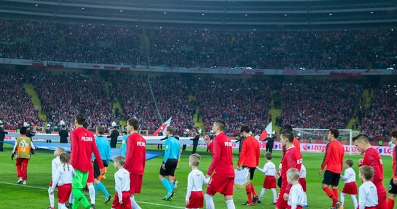 ​Reprezentacja Polski wciąż zajmuje 10. miejsce w rankingu Międzynarodowej Federacji Piłki Nożnej (FIFA). Prowadzą mistrzowie świata Niemcy, przed Brazylią i Belgią. Na czwartej pozycji plasuje się mistrz Europy Portugalia.