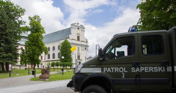 Ponad pół tysiąca metalowych przedmiotów znaleziono w czasie prac saperskich na terenie Pocysterskiego Opactwa w Krzeszowie. Nie brakuje wśród nich pozostałości po II wojnie światowej. Żaden przedmiot nie stwarzał bezpośredniego zagrożenia dla turystów.