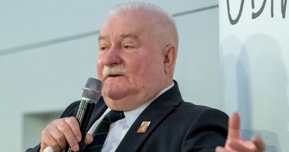 "Informuję protestujących niepełnosprawnych i ich opiekunów że będę u Was w Sejmie w poniedziałek 21 maja" - napisał na Twitterze Lech Wałęsa.