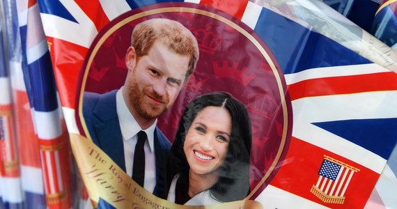 Ojciec księcia Harry’ego i następca brytyjskiego tronu, książę Karol, poprowadzi Meghan Markle do ołtarza. Takie oświadczenie wydał rzecznik Pałacu Kensington. Już jutro wnuk brytyjskiej królowej poślubi amerykańską aktorkę w kaplicy św. Jerzego na zamku w Windsorze.