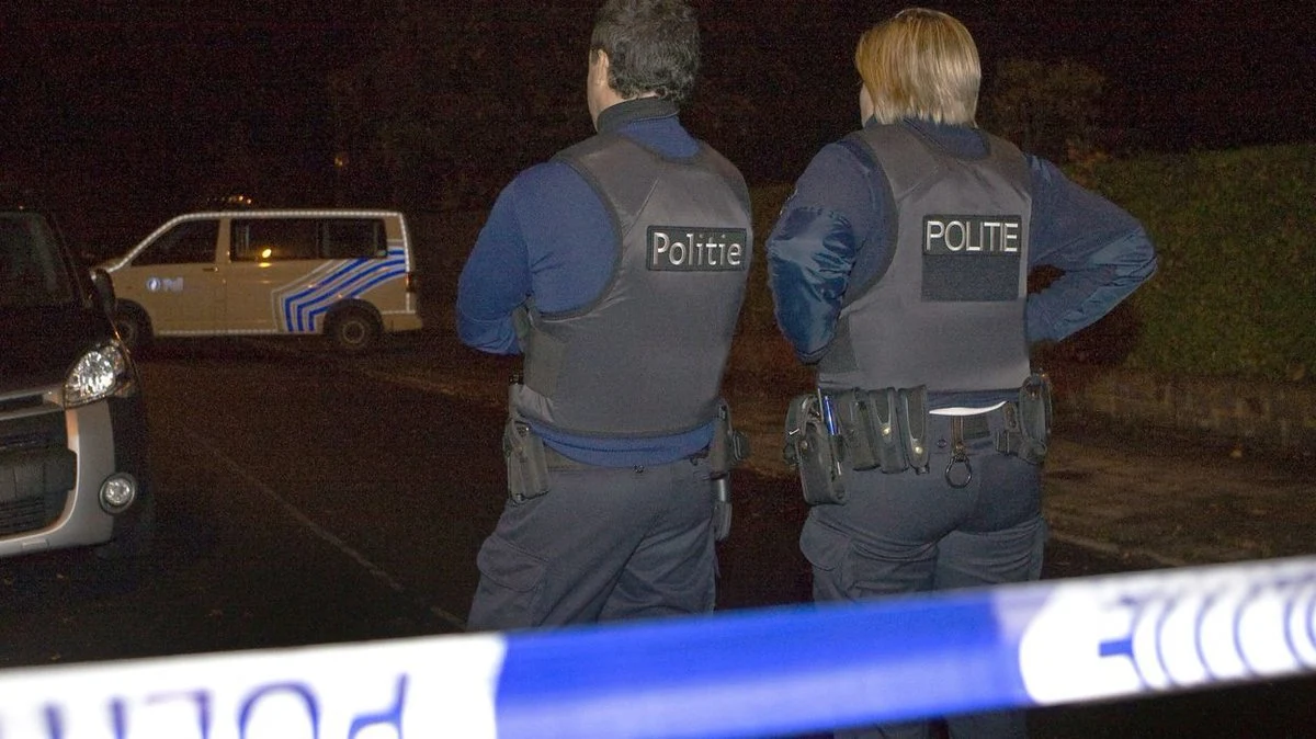 Dwuletnia kurdyjska dziewczynka zginęła w czwartek w Belgii po policyjnym pościgu za furgonetką, w której jechało co najmniej 30 migrantów. Dziecko zostało trafione kulą i z tego powodu zmarło - przekazała w piątek prokuratura w Mons na zachodzie Belgii.