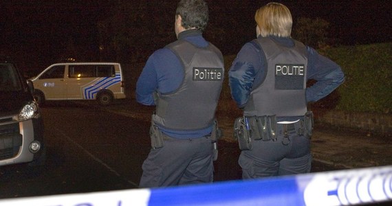 Dwuletnia kurdyjska dziewczynka zginęła w czwartek w Belgii po policyjnym pościgu za furgonetką, w której jechało co najmniej 30 migrantów. Dziecko zostało trafione kulą i z tego powodu zmarło - przekazała w piątek prokuratura w Mons na zachodzie Belgii.