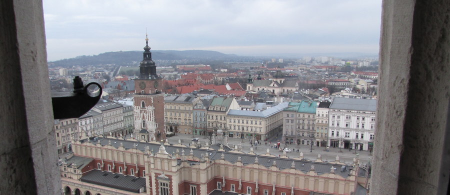 W piątek mieliśmy poznać zwycięski projekt na nowe wózki z obwarzankami, które niebawem pojawią się w całym Krakowie. Na ostateczne rozstrzygnięcie trzeba jednak poczekać, bo jury ma wątpliwości do obu projektów, które przeszły do finałowego etapu konkursu. 