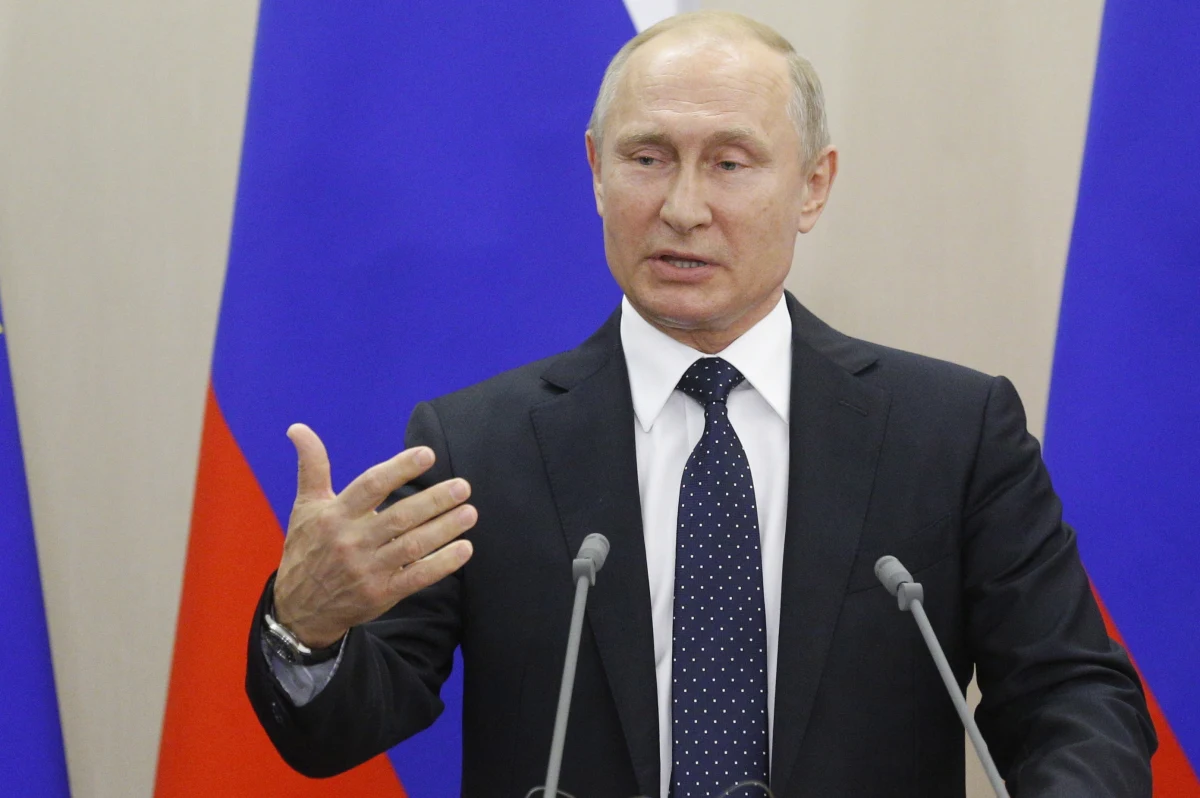 ​Skład przyszłego rządu Rosji ogłoszony przez premiera Dmitrija Miedwiediewa pokazuje, jakie rezerwy kadrowe prezydent Władimir Putin uważa za perspektywiczne: są to obecni gubernatorzy oraz osoby z najbliższego kręgu szefa państwa - oceniają "Wiedomosti".