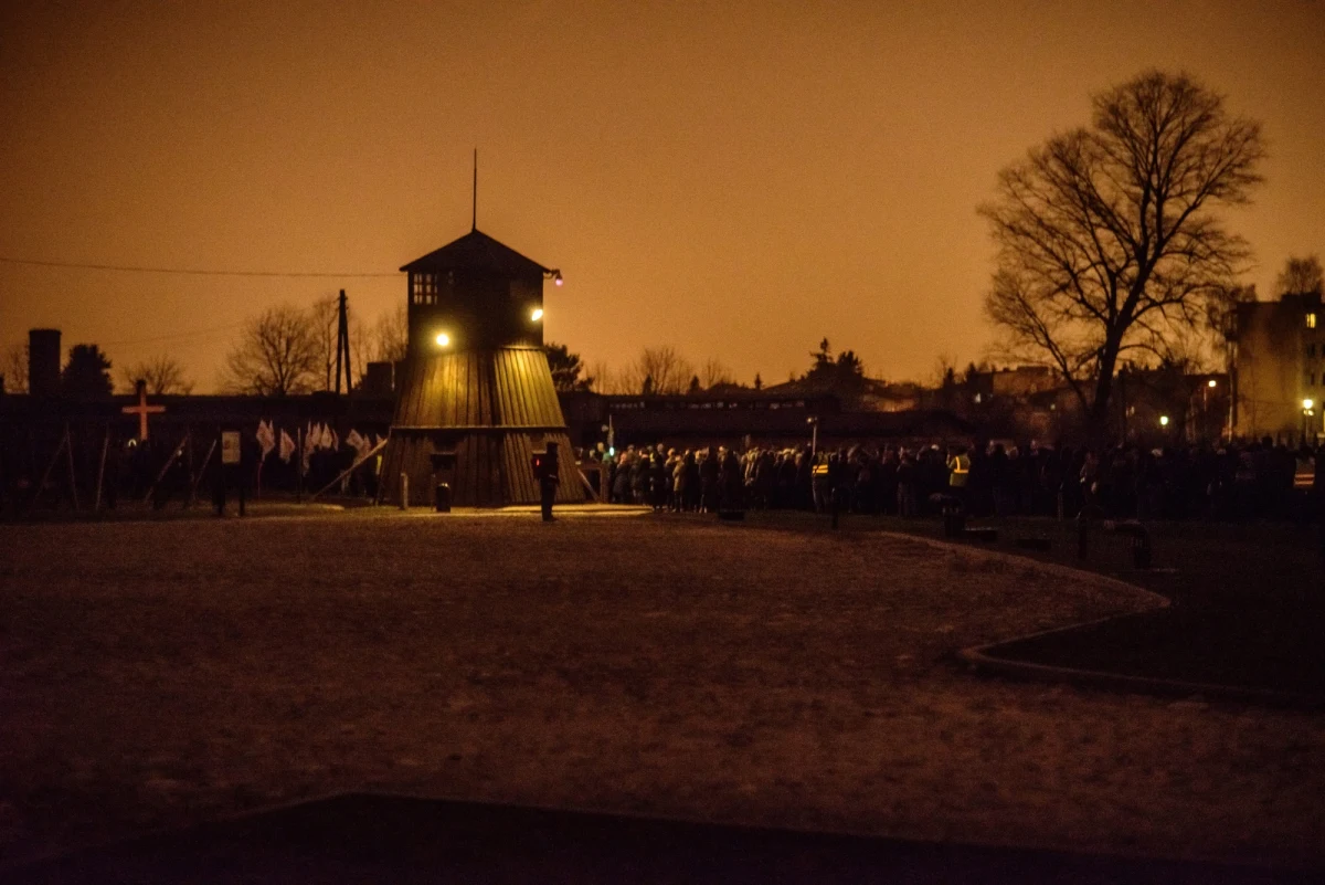 Pamiętnik 16-letniej więźniarki niemieckiego obozu koncentracyjnego na Majdanku Jadwigi Ankiewicz zaprezentowało Muzeum na Majdanku w Lublinie. To jedyny, zachowany w oryginale, dziennik powstały w tym obozie.
