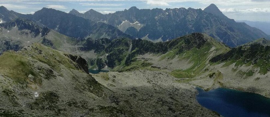 Popularny szlak turystyczny w Tatrach między Świnicą a przełęczą Zawrat został w poniedziałek zamknięty z powodu obrywu skalnego. Obryw jest nadal aktywny. Władze Tatrzańskiego Parku Narodowego (TPN) apelują o niewchodzenie na ten teren.