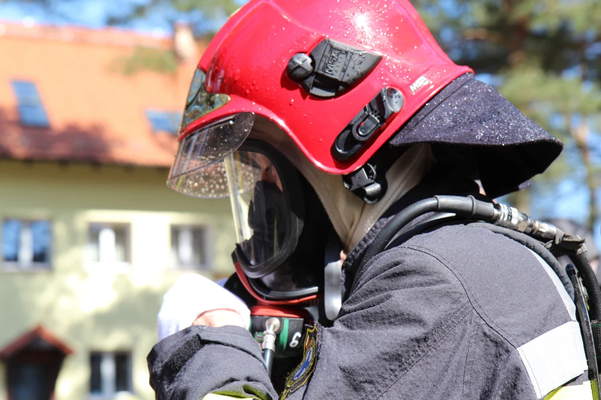 W gorzowskim szpitalu zmarła 71-letnia kobieta, która odniosła poważne obrażenia w wybuchu gazu w jednej z kamienic w tym mieście - poinformował Grzegorz Jaroszewicz z zespołu prasowego lubuskiej policji. Dodał, że policja pod nadzorem prokuratora bada okoliczności tragedii.