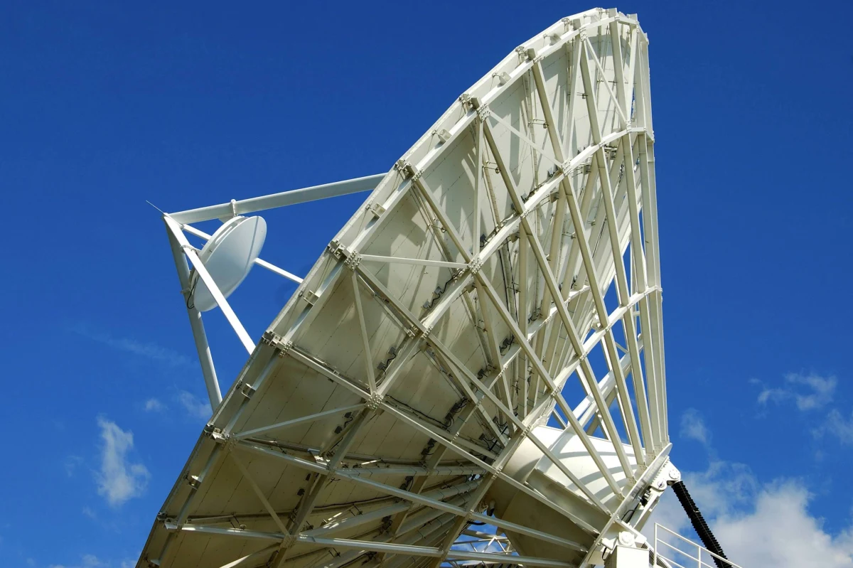 ​Czeska minister obrony Karla Szlechtova powiedziała agencji CTK, że ma zastrzeżenia do zakupu mobilnych radarów z Izraela. Wątpi m.in. w ich kompatybilność ze sprzętem NATO. Zdaniem Szlechtovej, w związku z zamówieniem mobilnych radarów inspekcja ministerstwa obrony doszła do "szczególnie istotnych wniosków". W rozmowie z CTK minister stwierdziła, że zawiadomiła o sprawie Żandarmerię Wojskową. Z tą służbą była już wcześniej w kontakcie w związku z innymi zamówieniami na sprzęt dla armii.