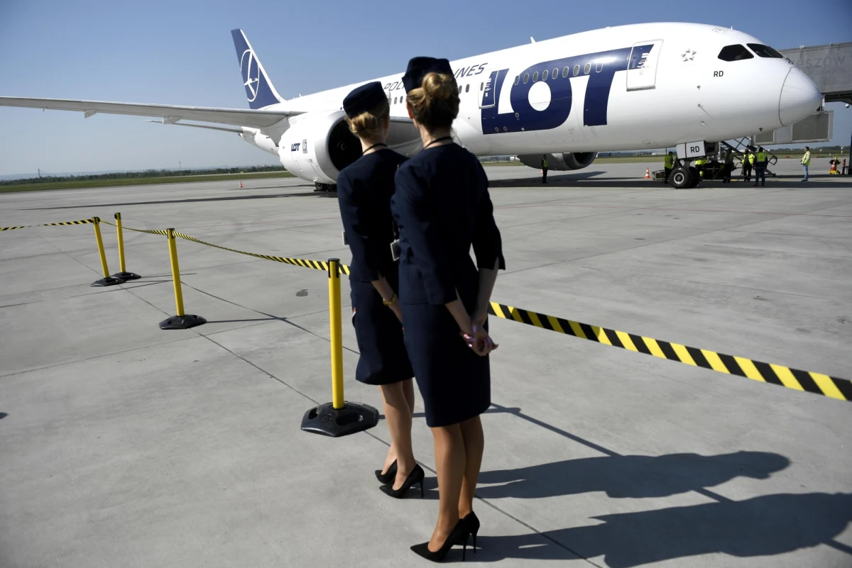 ​Przeciąga się rozstrzygnięcie legalności strajku, który w trakcie majowego weekendu chciały przeprowadzić w Polskich Liniach Lotniczych LOT związki zawodowe. Jak dowiedział się reporter RMF FM Grzegorz Kwolek, wciąż nie wyznaczono terminu rozprawy w tej sprawie.