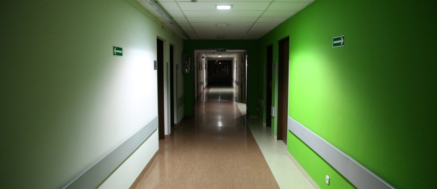 30-letnia mieszkanka Wągrowca w województwie wielkopolskim przez kilka lat udawała chorą na raka i wyłudzała od ludzi pieniądze na leczenie. Usłyszała 11 zarzutów. Grozi jej do 8 lat więzienia. Sprawa trafiła do sądu.