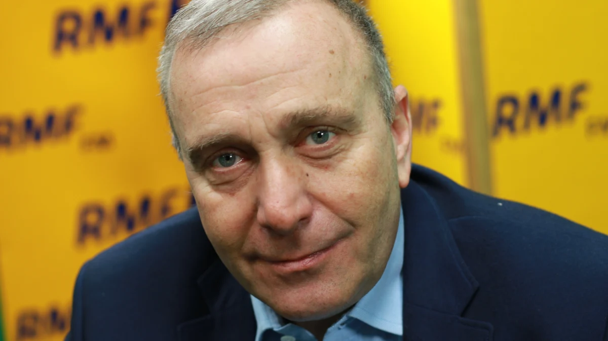 „Stanisław Gawłowski czuje się dobrze – i fizycznie, i psychicznie. Jestem przekonany i głęboko wierzę, że niedługo skończy się ten koszmar ostatnich tygodni i będzie razem z nami. Podobno pisze dziennik” - powiedział w Porannej rozmowie  w RMF FM Grzegorz Schetyna. „Nie jestem liderem opozycji, nie jestem hegemonem opozycji, bo to nie jest cel mojej aktywności. Zawsze mówiłem, i powtarzam, że zrobię wszystko, by liderem opozycji stał się Jarosław Kaczyński. To jest mój cel” – podkreślił przewodniczący PO, pytany o relacje między ugrupowaniami opozycyjnymi wobec PiS. „Teraz jest największe wyzwanie, jak zrobić zespół, stworzyć koalicję z opozycji, która skraca dystans (w sondażach – Red.) do PiS” – stwierdził Grzegorz Schetyna. „Koalicja Obywatelska się rozszerza (…) Tę formułę będziemy wprowadzać w miastach i powiatach, wszędzie, gdzie będziemy mogli to zrobić – i z udziałem SLD, lub bez, z udziałem PSL, lub bez, i innych partii” – zaznaczył lider Platformy Obywatelskiej. Pytany o komisję ds. VAT, Schetyna odpowiedział: „Ta komisja to rozpaczliwy gest PiS-u i osobiście prezesa, by reagować w trudnym czasie, gdy ujawniono wypłacane nagrody. To jest hucpa”.  