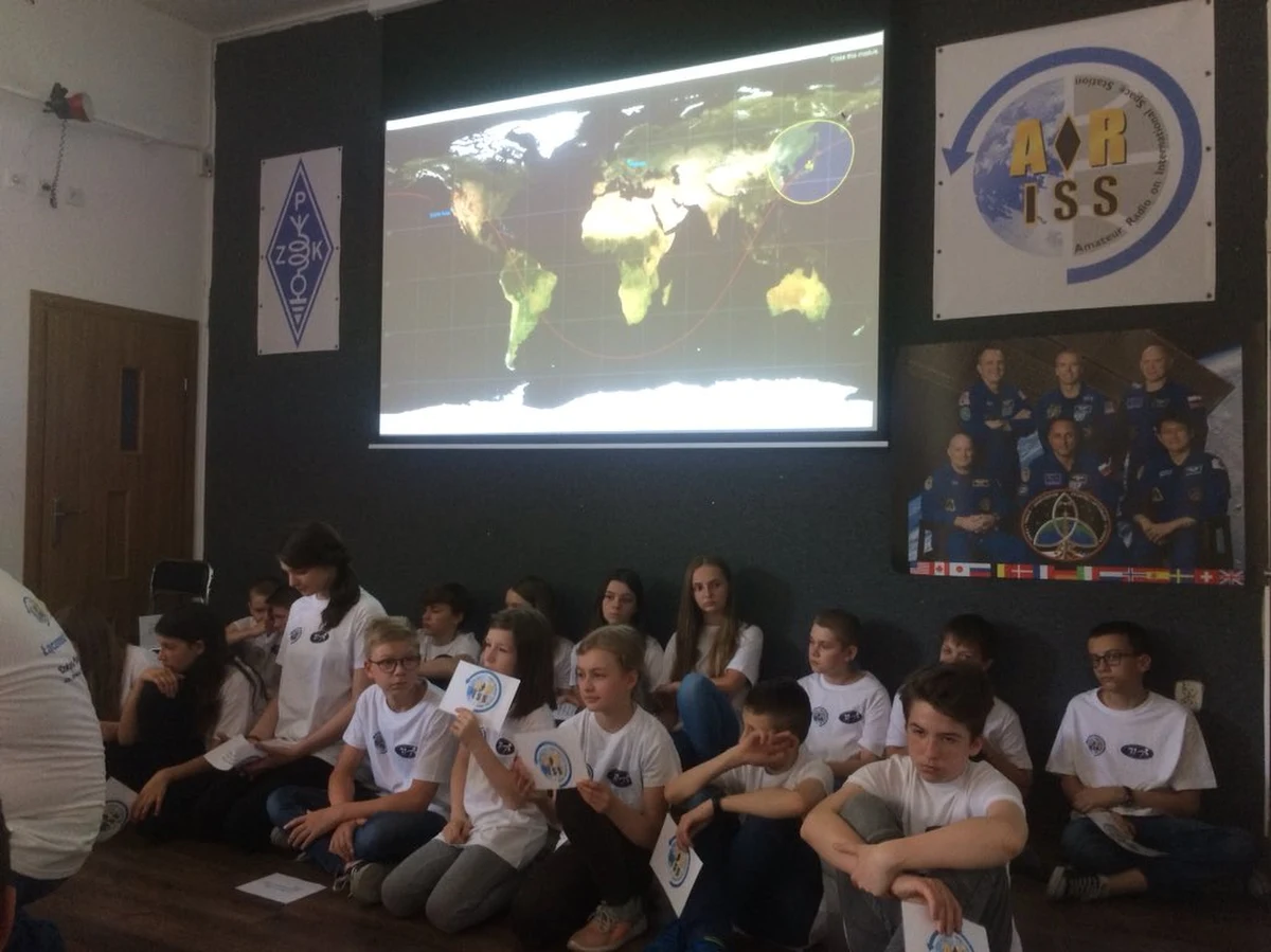 Z Poznania przez holenderskie Eindhoven do amerykańskiego Santa Rosa, a potem już prosto do kosmosu. Tak wyglądała droga łączenia, które nawiązali  uczniowie Szkoły Podstawowej nr 71 ze stolicy Wielkopolski.