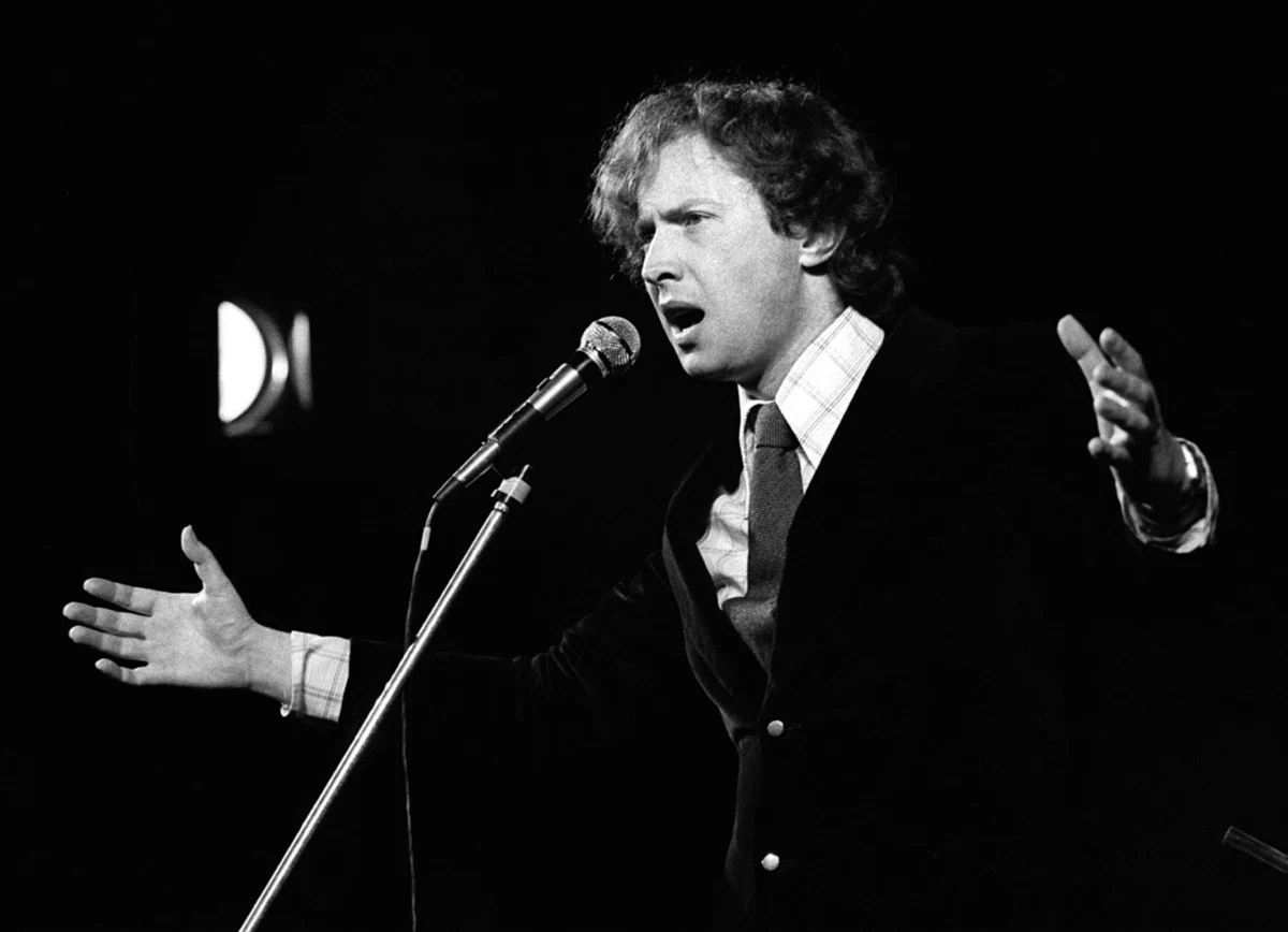 Piosenkarz i poeta Marek Grechuta został patronem znajdującego się w centrum Krakowa Parku Krakowskiego – zdecydowali radni. Po trwającej rok rewitalizacji 2 czerwca teren ten zostanie udostępniony mieszkańcom.