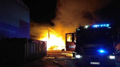 Warszawa: Wielki pożar sortowni śmieci