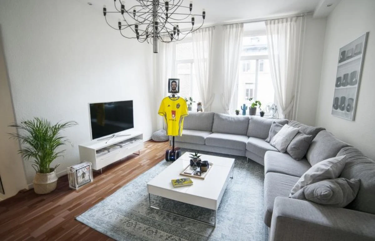 Napastnik reprezentacji Szwecji Marcus Berg przedstawił niecodzienną ofertę dla kibiców. Jest nią pięciodniowe bezpłatne zaopiekowanie się jego mieszkaniem w Goeteborgu z pełnymi lodówkami oraz bogatym pakietem atrakcji na mieście.