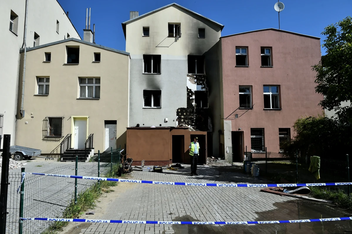 Prokuratura Rejonowa w Tczewie postawiła 53-letniemu mężczyźnie zarzut podpalenia kamienicy w centrum Tczewa. W wyniku pożaru zginęły dwie osoby, a dziewięć zostało rannych.