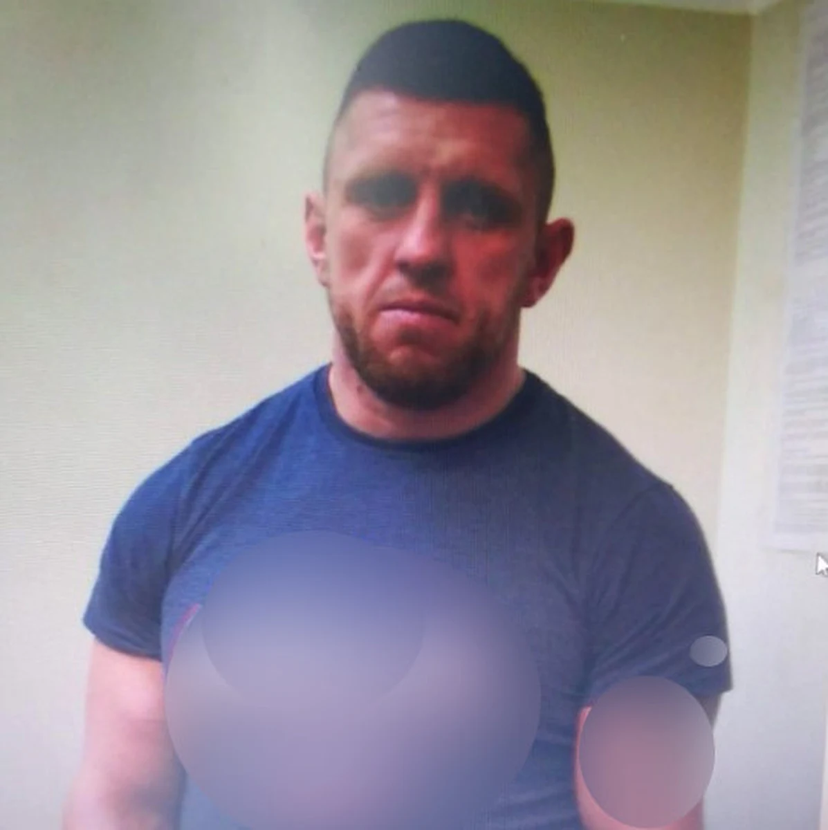 Policjanci Centralnego Biura Śledczego Policji z Krakowa prowadzą poszukiwania za 39-letnim Pawłem Michalskim ps. „Misiek” lub „Gruby”. Za mężczyzną wystawiono list gończy. Funkcjonariusze szukają go ze względu na przestępstwa narkotykowe.  Wszystkie osoby, które posiadają informacje mogące pomóc w ustaleniu jego miejsca pobytu, proszone są o kontakt z Policją. 