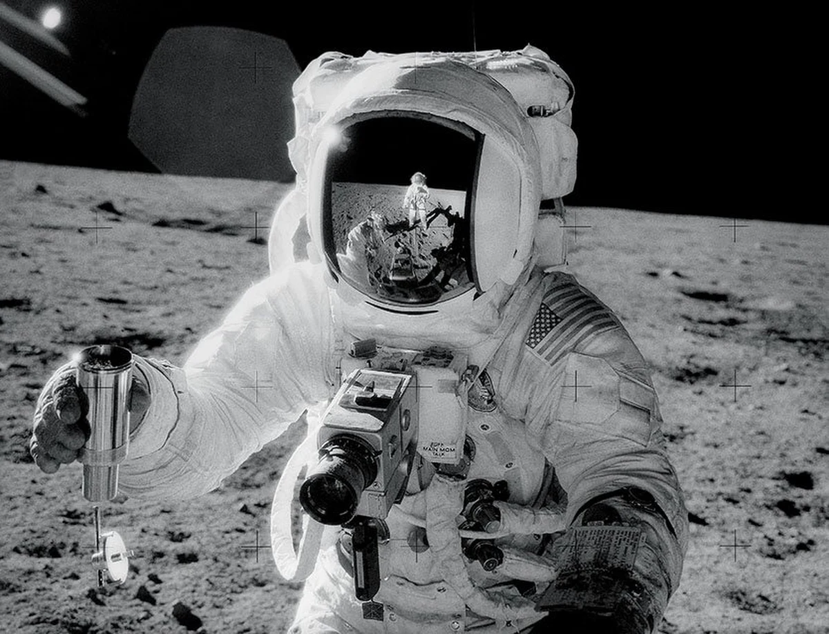 Astronauta Alan Bean - czwarty człowiek, który postawił stopę na Księżycu - zmarł w Houston w wieku 86 lat "po krótkiej chorobie. Poinformowała o tym amerykańska agencja kosmiczna NASA.