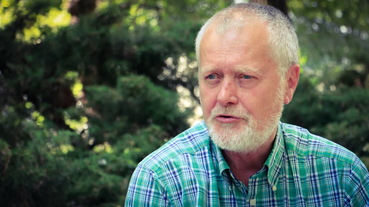 "Nie namówi mnie pan na czarną listę wspomnień. Moja lista wspomnień jest pełna radości z tego, że dane mi było uczestniczyć w przedsięwzięciu, które zmieniło bieg historii Polski" – mówi o swojej roli na początku lat 90. Piotr Nowina-Konopka, działacz opozycji demokratycznej w PRL, doradca prezydenta Wałęsy, wieloletni poseł, minister i w końcu ambasador Polski w Watykanie. "Sam patrzę na swoje ostatnie dziesięciolecia ze zdumieniem, że mi się to przytrafiło" – twierdzi. Gość Post Scriptum zdradza w rozmowie z Marcinem Zaborskim tajemnice polityki i świata dyplomacji. Opowiada też o spotkaniach z ważnymi dla naszej historii postaciami: Tadeuszem Mazowieckim, Bronisławem Geremkiem, Lechem Wałęsą, papieżami Janem Pawłem II i Franciszkiem. 