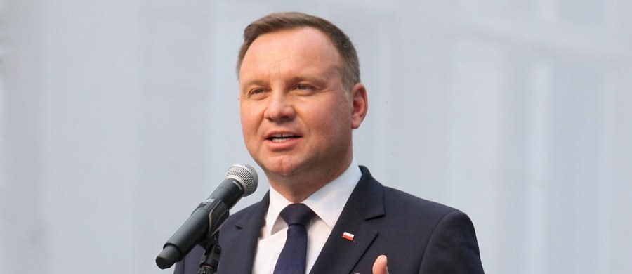 "Decyzja o zaprzestaniu protestu w Sejmie jest decyzją dobrą i odpowiedzialną” – ocenił w rozmowie z PAP prezydent Andrzej Duda. Jak podkreslił, "w tej sytuacji nie ma ani zwycięzców, ani pokonanych".