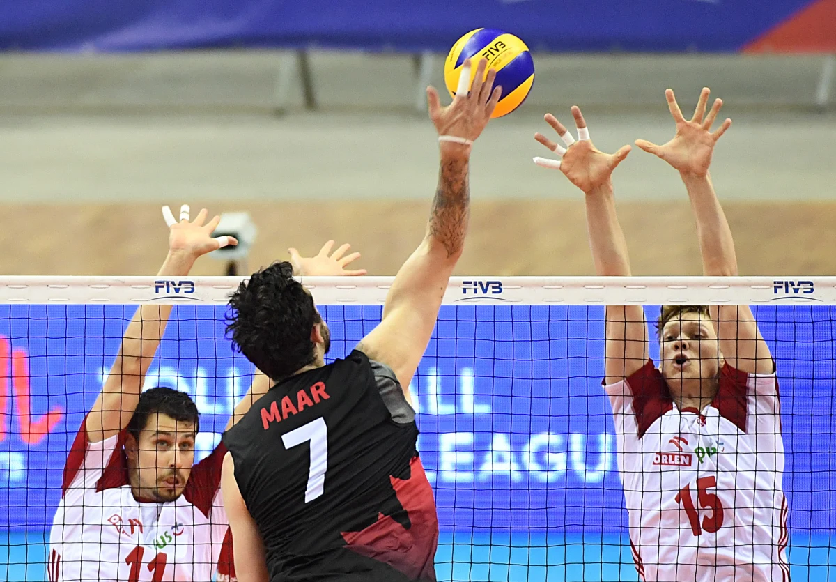 Polscy siatkarze wygrali w Krakowie z Kanadą 3:1 (25:21, 26:24, 21:25, 25:17) w swoim trzecim meczu w Lidze Narodów. Pierwszy turniej inauguracyjnej edycji rozgrywek biało-czerwoni zakończyli z kompletem zwycięstw.