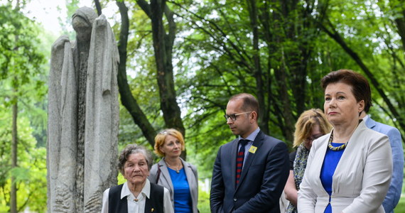 Mam 7 tys. urzędników i czasem zdarzy się, że są wśród nich osoby nieuczciwe; ale to się okaże, kiedy zostanie postawiony zarzut – powiedziała prezydent Warszawy Hanna Gronkiewicz-Waltz, odnosząc się do zatrzymania przez CBA urzędnika ZTM w Warszawie.