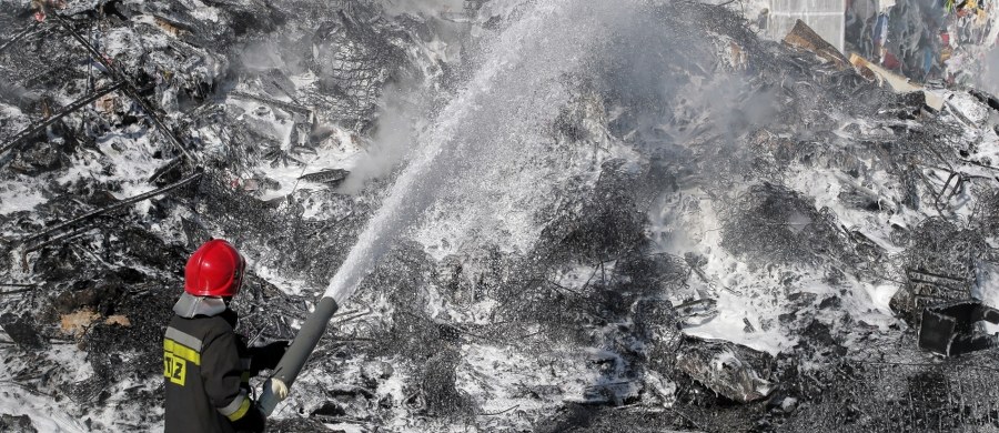 Jak wynika z policyjnego śledztwa, samozapłon był prawdopodobną przyczyną ogromnego pożaru składowiska śmieci przy ulicy Lubelskiej w Olsztynie. Do pożaru doszło w ubiegłym tygodniu. W akcji brało udział wtedy ponad 200 strażaków.